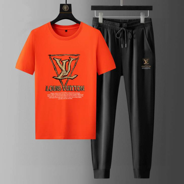 Picture of LV Shirt Pant Suits _SKULVM-5XL13xr1423602